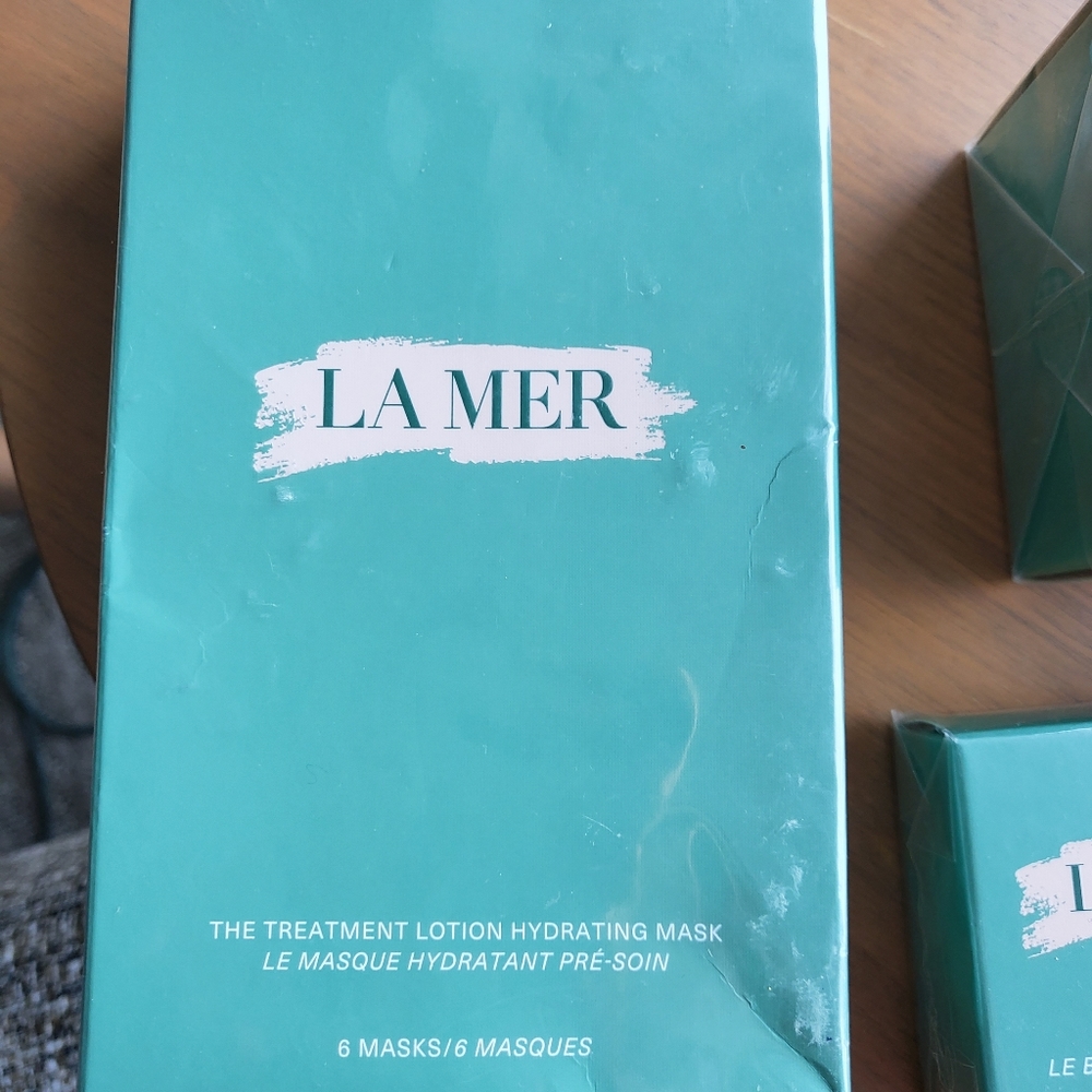 La Mer hydrating sheetmask. every purchase moistur